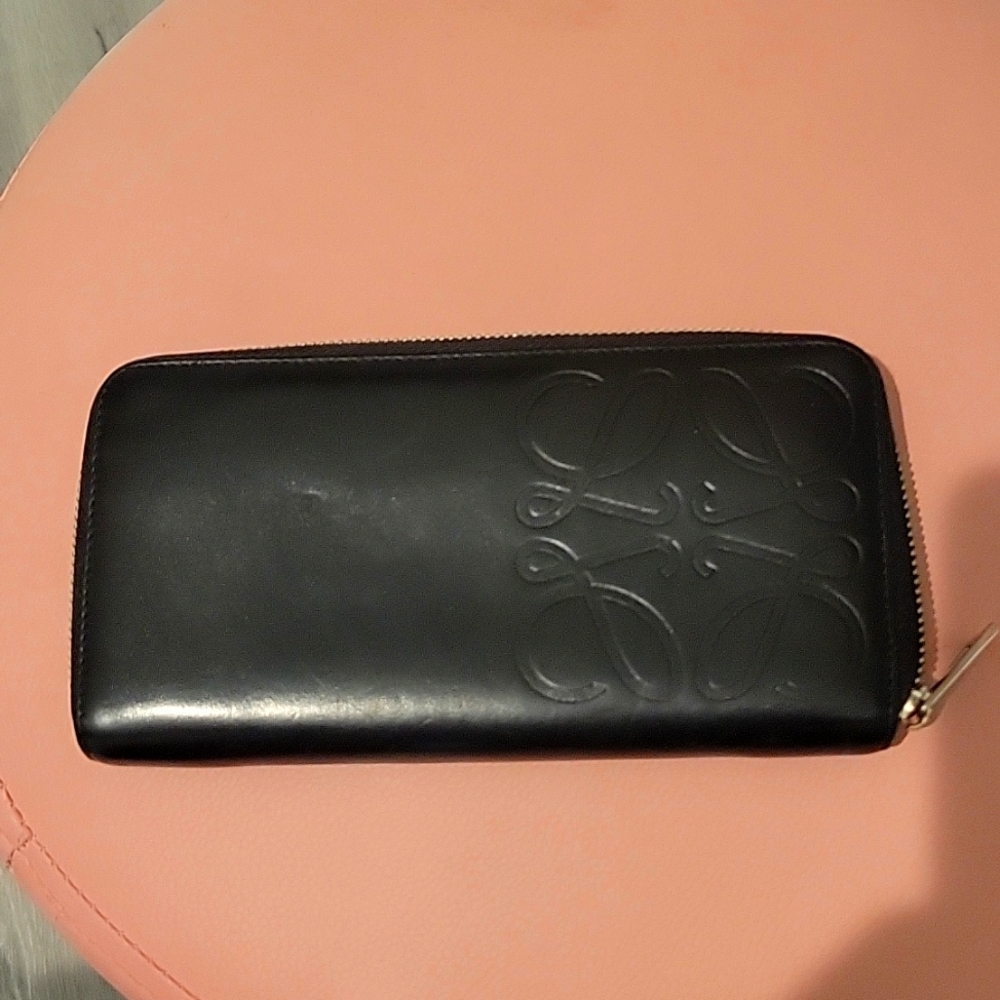 54. Loewe wallet